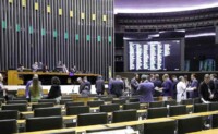 Deputados no plenário da Câmara