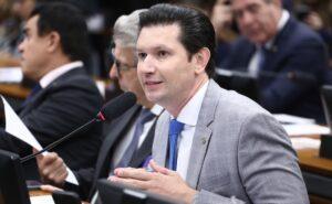 O deputado federal do Novo Gilson Marques durante audiência da reforma da Renda - Foto via Vinicius Loures/Câmara dos Deputados