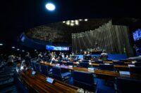 Isenção do IR para quem recebe até dois salários mínimos é aprovada no Senado